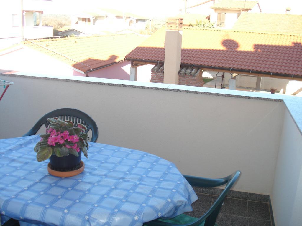 Apartments Buzleta II Fažana Rum bild